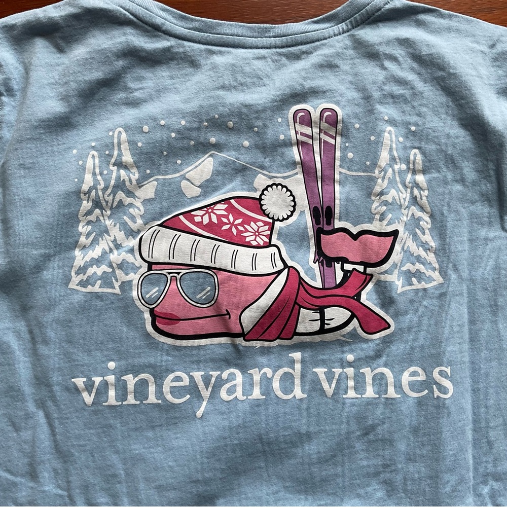 Vineyard Vines Light Blue Winter Whale Tee Size M NWT